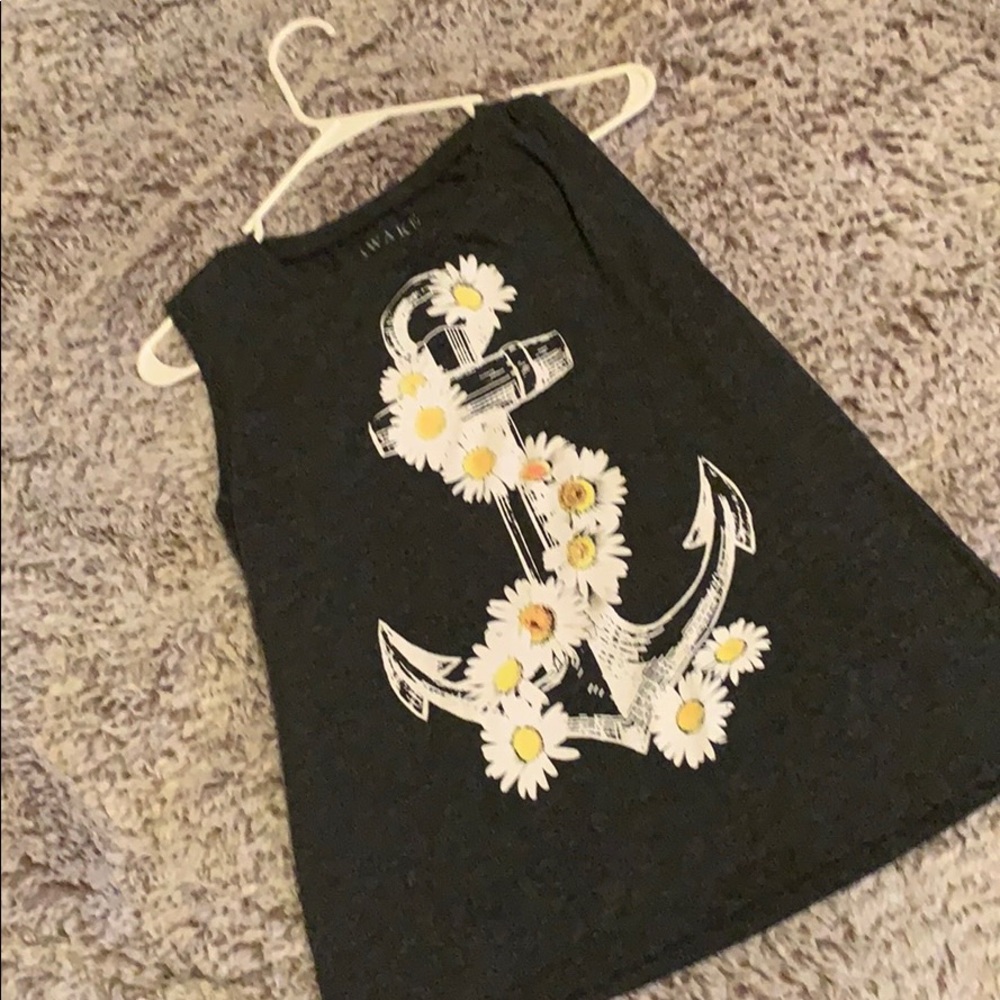 Sleeveless shirt size medium